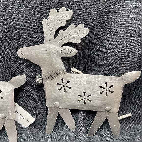 Hallmark Aluminum Sheet Metal Reindeer w/ Moving Legs Aluminum 4.5"T X 4.0"W - Picture 6 of 7